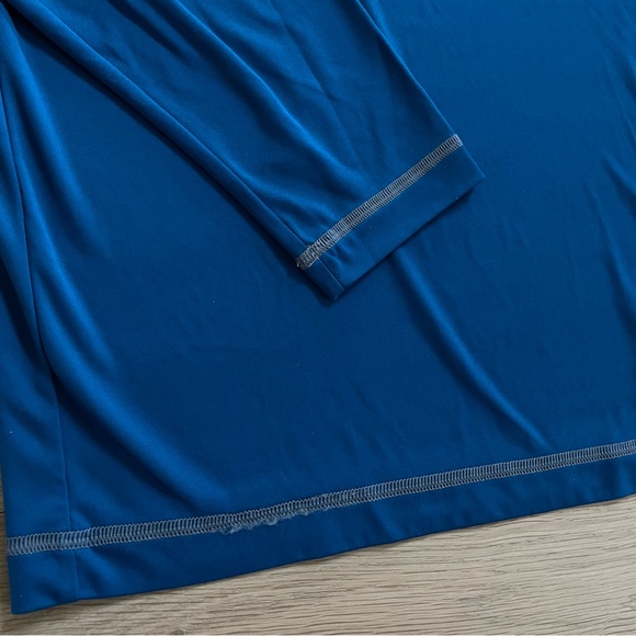 UNDER ARMOUR Heatgear Long Sleeve Athletic Top - Picture 6 of 6